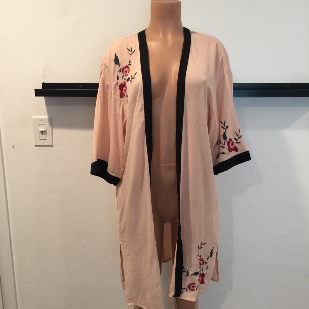 Wild pearl blush pink kimono in size XXS NWT